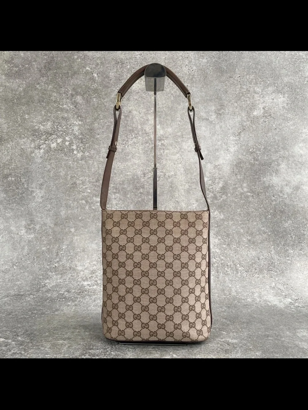 Gucci Brown/Beige GG Supreme Shoulder Bag